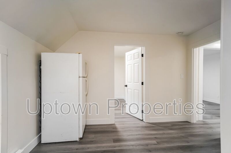 Renovated 2BD 1BTH! **HOLIDAY SPECIAL** property image
