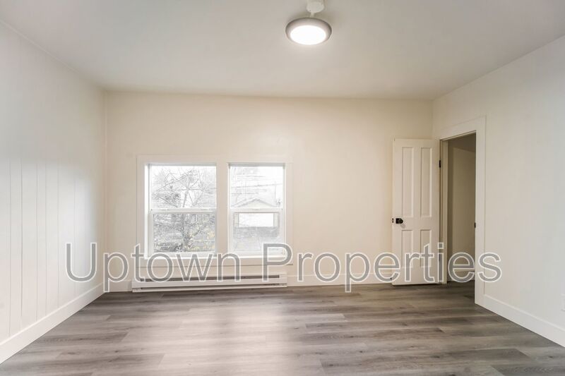 Renovated 2BD 1BTH! **HOLIDAY SPECIAL** property image