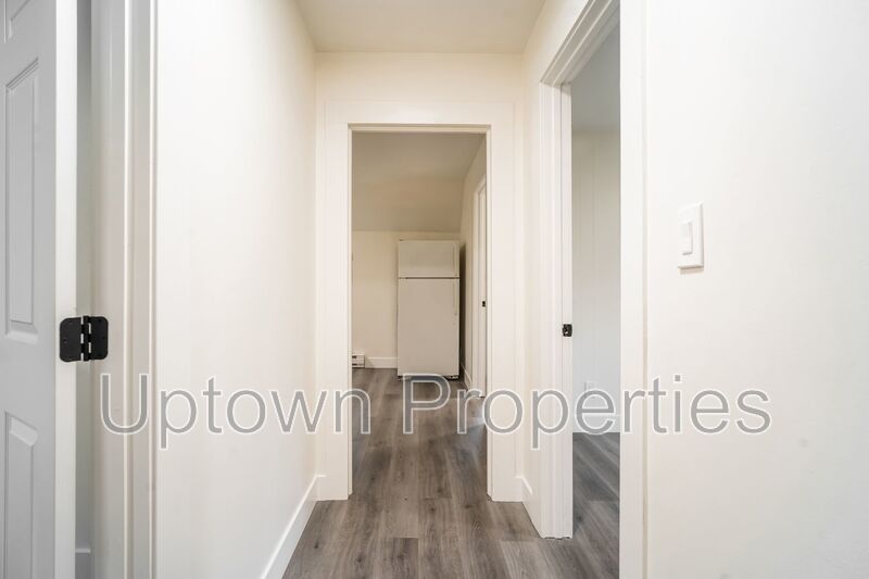 Renovated 2BD 1BTH! **HOLIDAY SPECIAL** property image