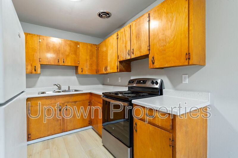 Cozy 2BD/1BTH Ground-level Apartment in Gabriel Terrace property image