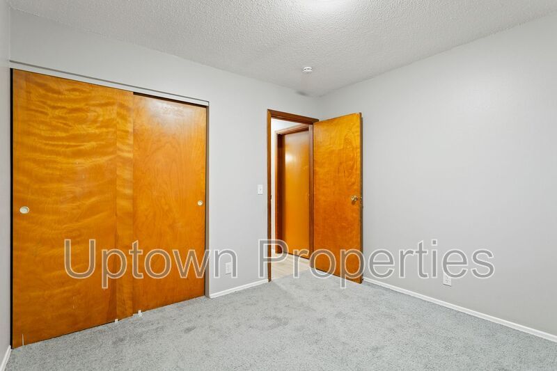 Cozy 2BD/1BTH Ground-level Apartment in Gabriel Terrace property image