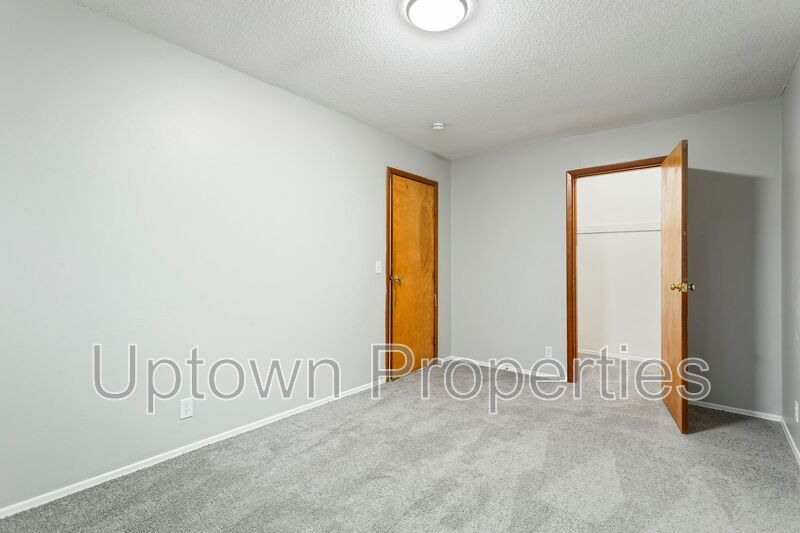 Cozy 2BD/1BTH Ground-level Apartment in Gabriel Terrace property image