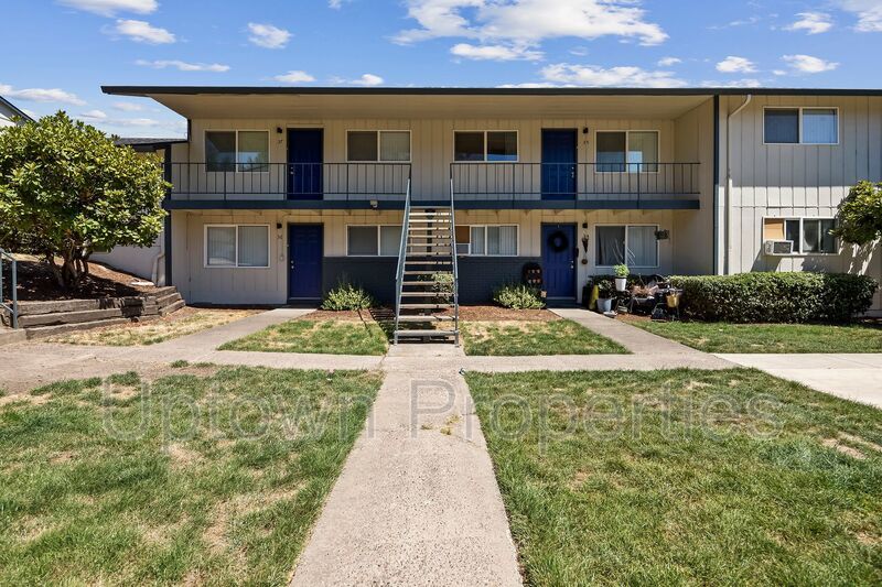 **Holiday Special** Rare 3BR Upper Unit—Amazing Value Near Schools, Shopping & Transit property image