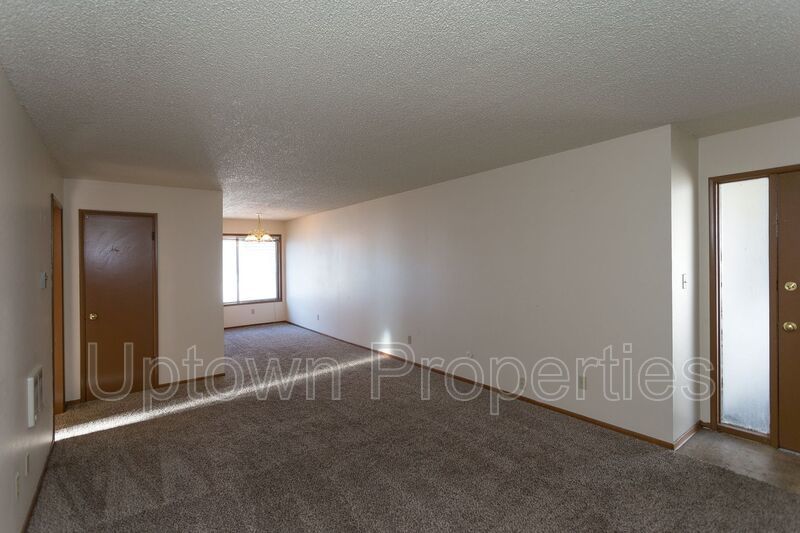 2BD/1BTH Top-floor Apartment Unit in Montavilla property image