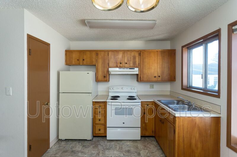 2BD/1BTH Top-floor Apartment Unit in Montavilla property image
