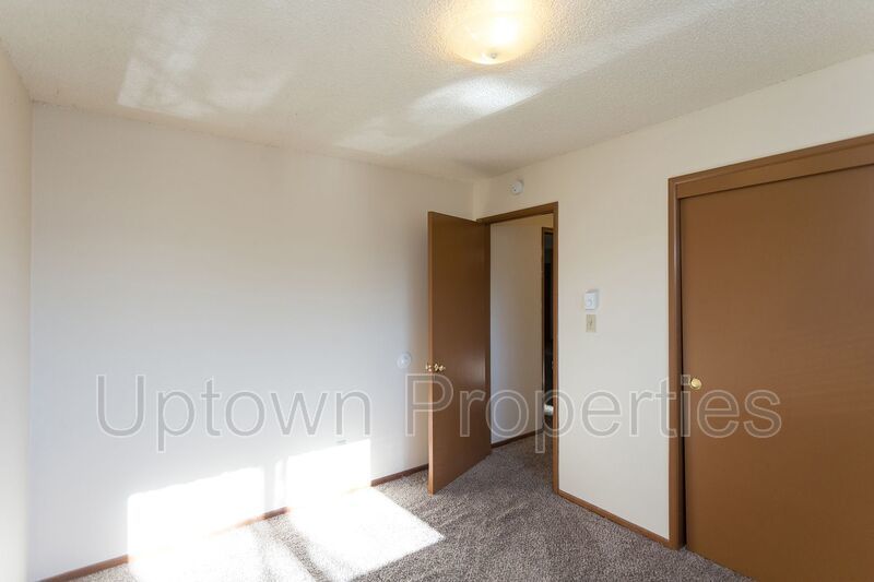 2BD/1BTH Top-floor Apartment Unit in Montavilla property image